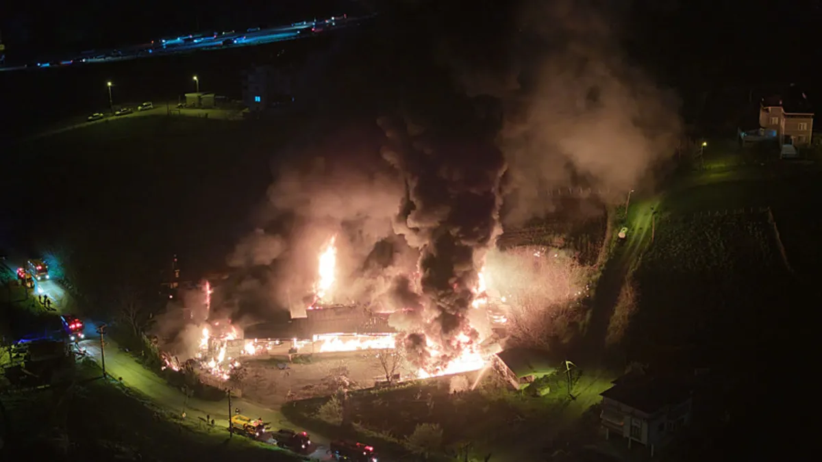 Samsun’da muz deposunda yangın!