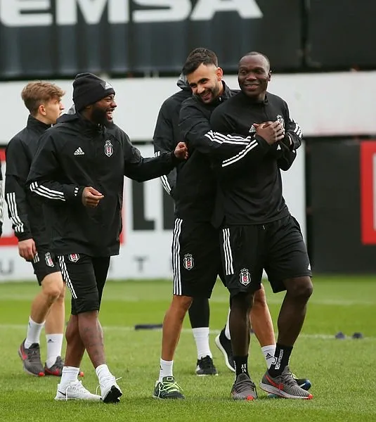 Beşiktaş bombayı patlatıyor! Aboubakar'ın yanına...