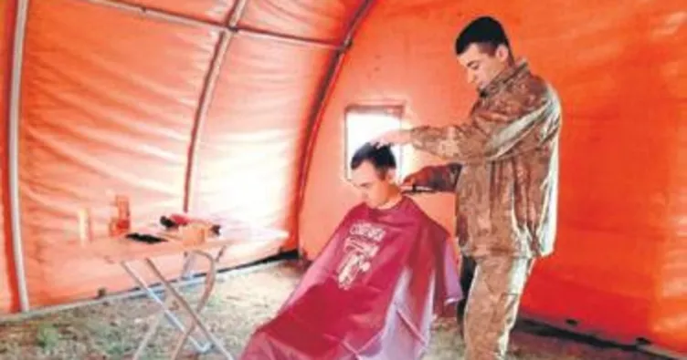 Depremzedenin tıraşı Mehmetçik’ten