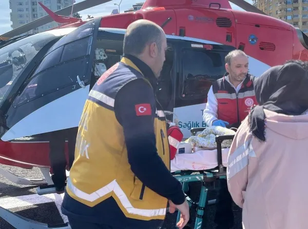 rizede-ambulans-helikopter-4-aylik-bebek-icin-havalandi-1741874213809.jpg