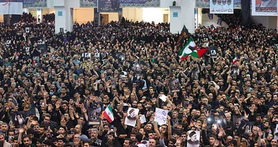 İran’da Cumhurbaşkanı Reisi’ye veda! On binlerce kişi akın etti: Cenaze namazını Hamaney kıldırdı