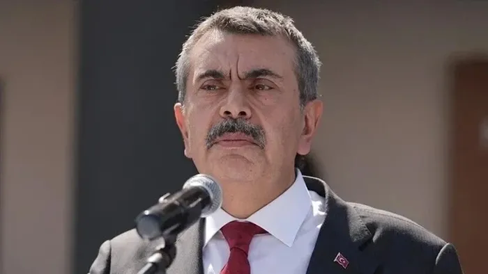 bakan-tekin-ogrencilerimizin-soz-varligini-zenginlestirmeyi-hedefliyoruz-1792664719453.jpeg Bakan Tekin’den önemli açıklamalar: MEB Meta’ya dava açacak! ‘Çocukların erişemeyeceği şekle sokun’