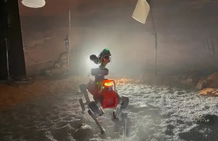 MARS’TA İNSAN MÜDAHALESİ OLMADAN ÇALIŞABİLEN ROBOT GELİŞTİRİLDİ