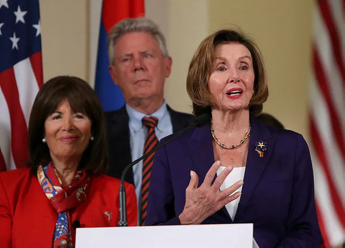 cin-ve-tayvani-karistiran-nancy-pelosi-simdi-de-ermenistanda-turkiye-ve-azerbaycana-skandal-suclama-1663500662058.jpg