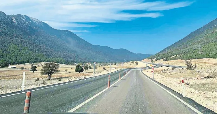 Elmalı-Finike yol çilesi bitiyor