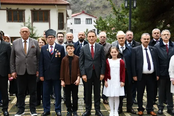 gumushanede-23-nisan-coskusu-106-yil-gururla-kutlandi-1776956921988.jpg