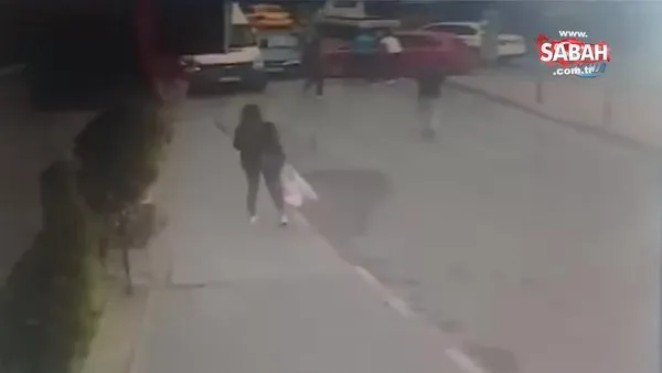 İstanbul'da direksiyon başında fenalaşan sürücünün kaza anı kamerada