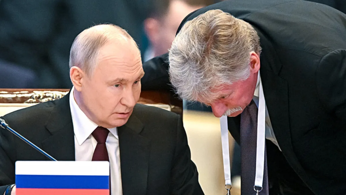 Kremlin Sözcüsü Dmitriy Peskov basın toplantısı yaparken