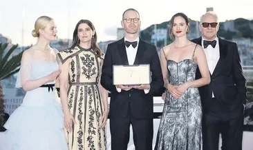 Elektrik kesintisi gölgesinde festival