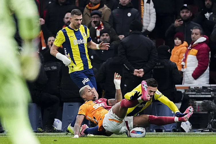 Son dakika haberi: Derbi sonrası flaş eleştiri! Yanlışlarında bu kadar ısrar eden birini görmedim