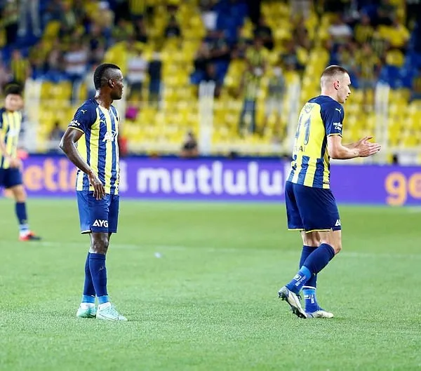 Son dakika: Ali Koç ’fırsat transferi’ demişti, Fenerbahçe taraftarının Willian aşkı! Mesut Özil...