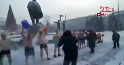 Rusya’da eksi 35 derece soğukta görenleri şaşırtan koşu keyfi | Video