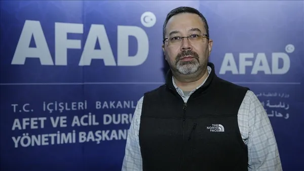 ege-denizinde-deprem-firtinasi-devam-ediyor-son-24-saatte-313-deprem-1738764144697.jpg