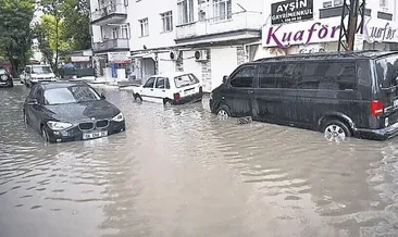 Fırtına ve yağmur hayatı felç etti