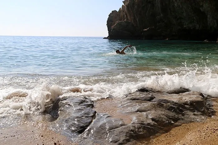 Akdeniz’in saklı cenneti: Karamağara