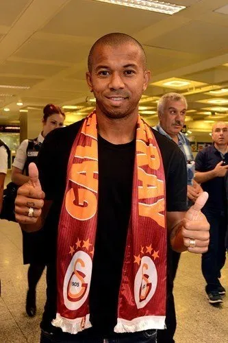 Galatasaray’ın yeni transferi geldi! Tezahürat şoku!