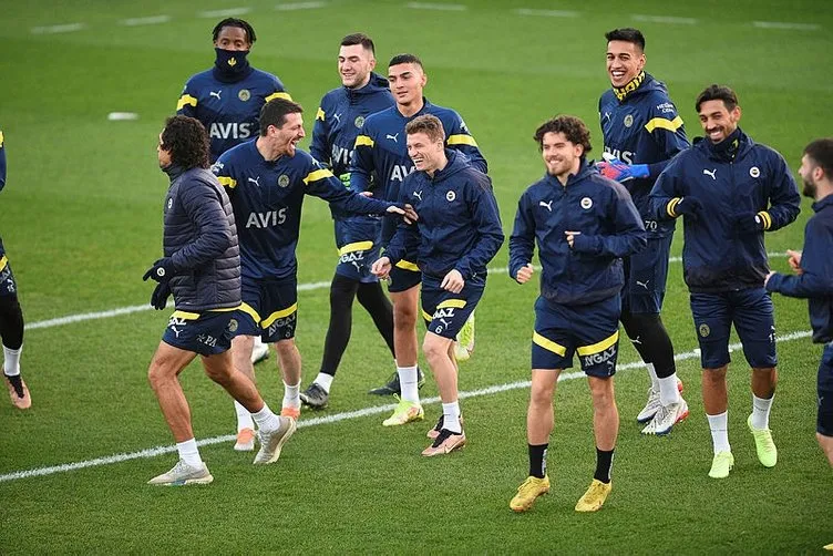 Son dakika: Fenerbahçe’nin 12 oyuncusu yolcu! Takımın yıldızlarına dev talipler...