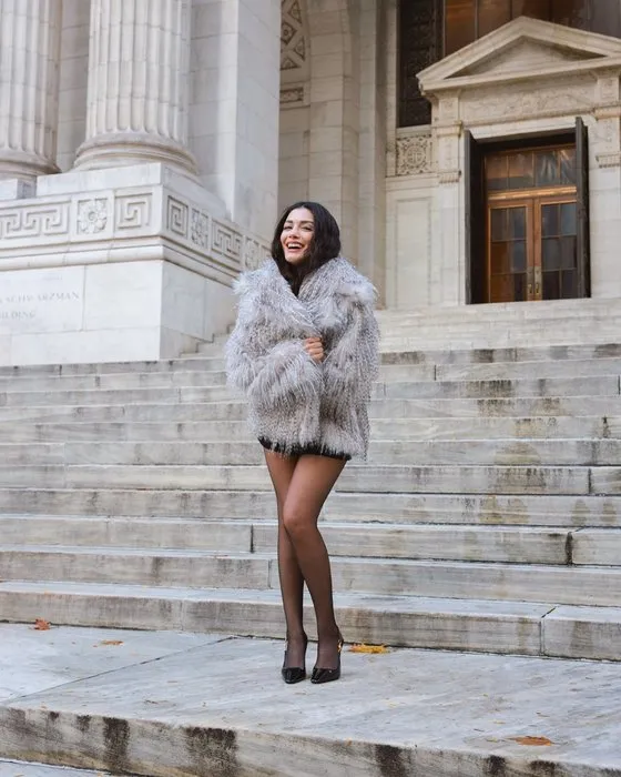 Özge Yağız güzelliğiyle esti geçti! Verdiği pozlar çok konuşuldu Dünyanın en güzel kızı