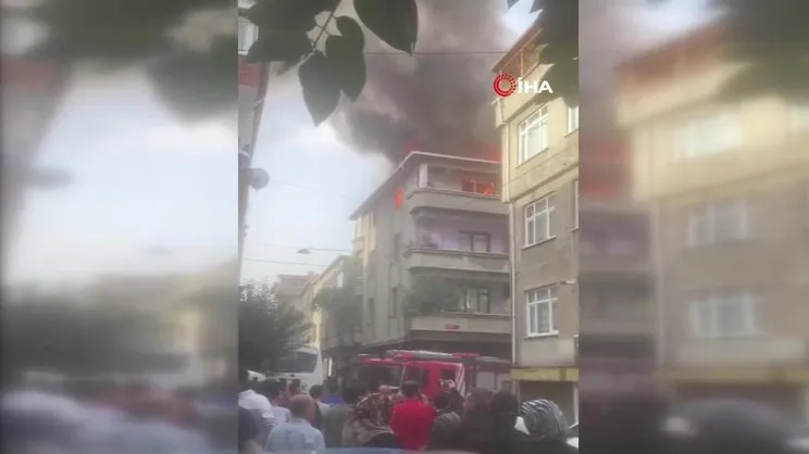 Esenler’de 3 katlı binada yangın paniği