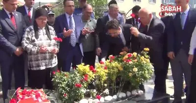 Şehit Aybüke öğretmen mezarı başında anıldı | Video
