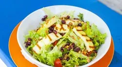 Lezzetli ve sağlıklı: Hellim salata tarifi