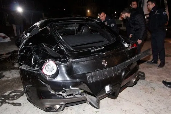 Burak Yılmaz'ın karıştığı iddia edilen kazadan görüntüler
