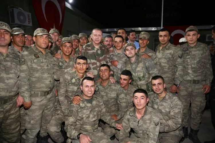 Cumhurbakanı ile beraber ünlü isimler sınıra akın etti