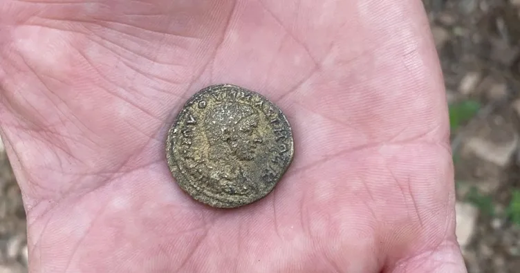 Tarladan 2200 yıllık sikke çıktı