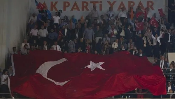 İşte Davutoğlu'nun elindeki son anket