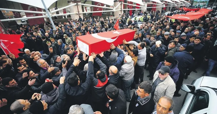 Şehitleri on binler uğurladı