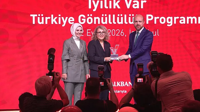 bilal-erdogan-turkiye-iyilik-alaninda-da-mirasimizdan-getirdigimiz-guzellikleri-dunyaya-tanitmada-ornek-olmali-1789222954059.jpeg
