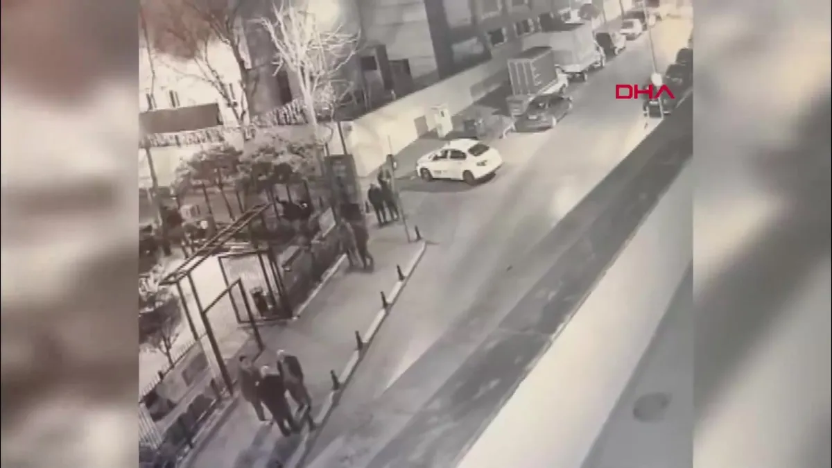 Fatih’te motosiklet sürücüsünün öldüğü kazanın yeni görüntüleri ortaya çıktı | Video videosunu izle Fatih’te motosiklet sürücüsünün öldüğü kazanın yeni görüntüleri ortaya çıktı | Video videosunu izle