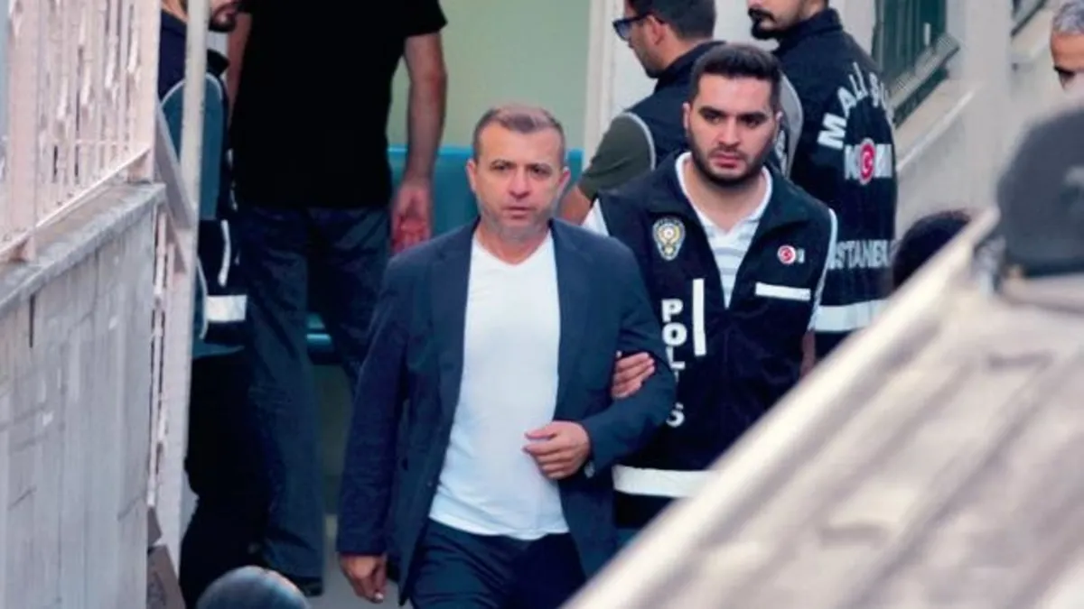 Silivri Belediyesi'nde yolsuzluk soruşturması kapsamında tutuklanan Belediye Başkanı Bora Balcıoğlu'nu gösteren görsel.