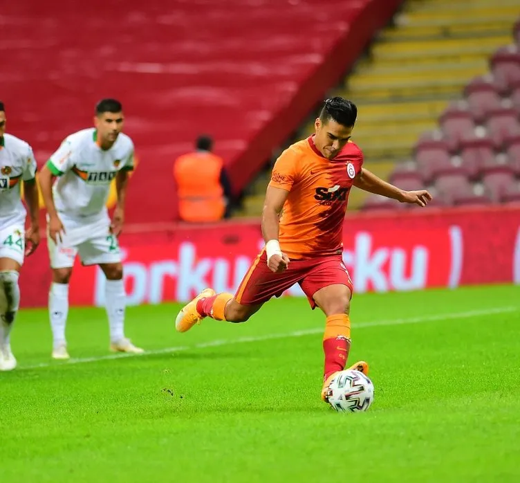 Galatasaray’a şok haber! Radamel Falcao ayrılıyor