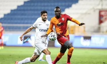 Ağlanacak haline gülüyor!