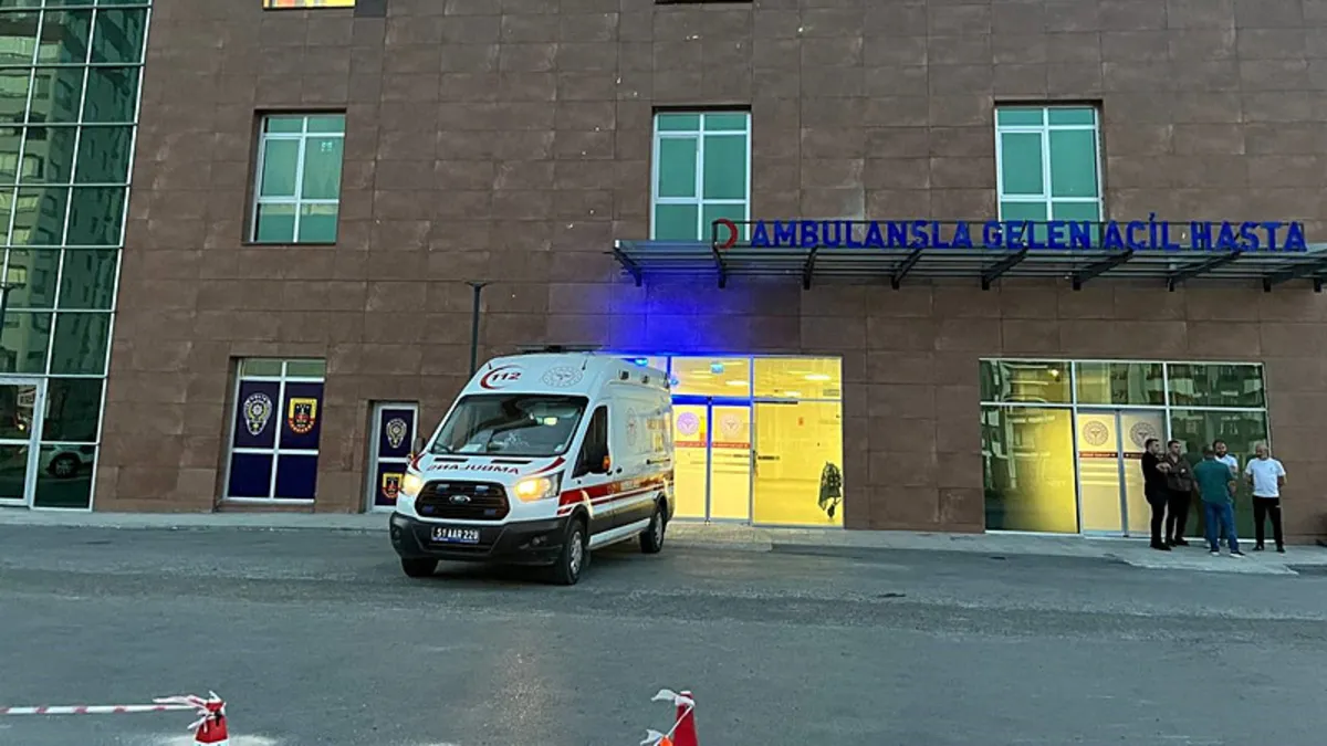 14 yaşındaki çocuk traktör altında kaldı 14 yaşındaki çocuk traktör altında kaldı