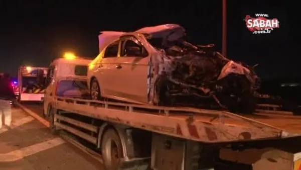 İstanbul TEM'de feci kaza! Bariyerlere saplanan otomobil sürücüsü hayatını kaybetti