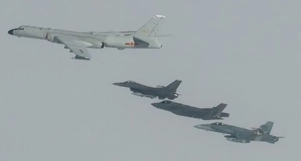 Pentagon Bu ilk kez oluyor diyerek duyurdu! Rusya ve Çin savaş uçakları Alaska kıyısında uçtu