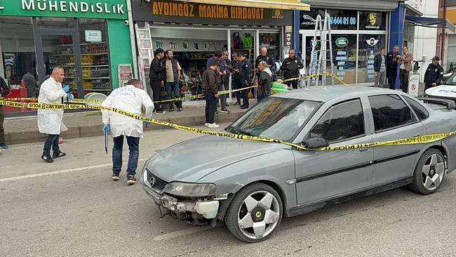 once-onunu-kestiler-ardindan-bicaklayip-aracinin-lastiklerini-kestiler-1793113645424.jpeg