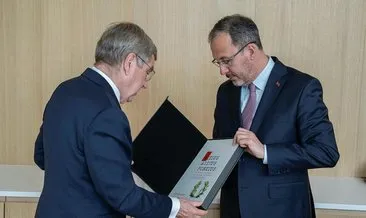 Bakan Kasapoğlu IOC Başkanı Bach ile Lozan’da buluştu