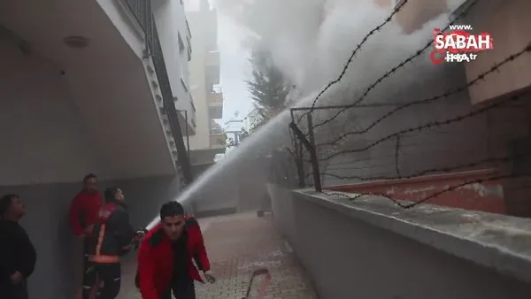 Mersin'de bir iş yerinde çıkan yangın paniğe neden oldu | Video