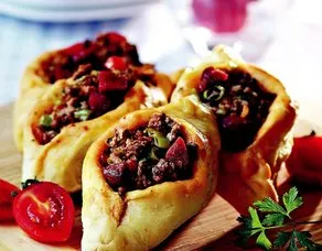 Kıymalı Sucuklu Pide