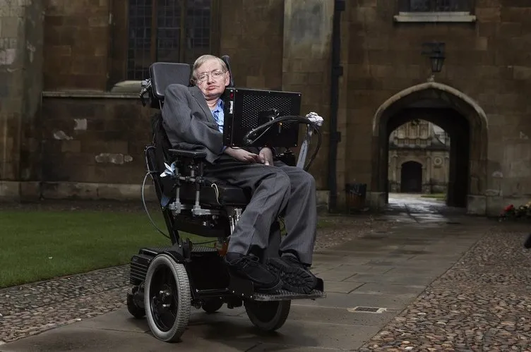 Stephen Hawking Newton’ın yanına gömülüyor