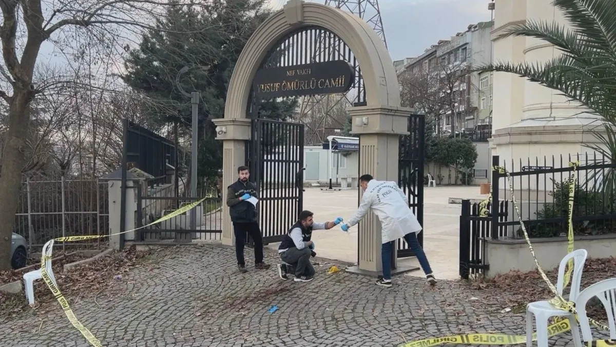 Annesinin cenaze töreninde kardeşini öldürdü! Kardeşlerin miras kavgası kanlı bitti Annesinin cenaze töreninde kardeşini öldürdü! Kardeşlerin miras kavgası kanlı bitti