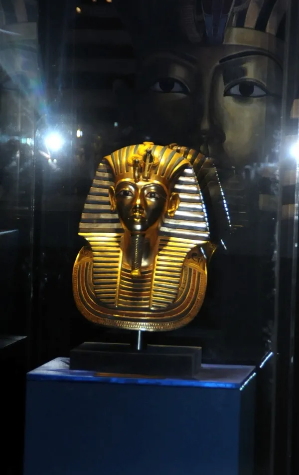 dunyanin-en-unlu-firavunu-tutankhamunun-hazineleri-sergisine-buyuk-ilgi-1674222806584.jpg