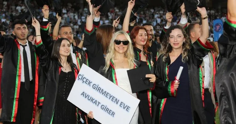 8 bin öğrenci kep attı! Akdeniz Üniversitesi’nde mezuniyet coşkusu