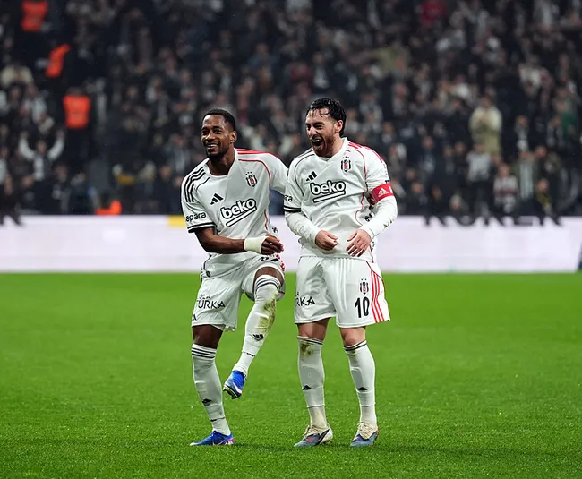 son-dakika-haberi-besiktas-kasimpasayi-2-golle-gecti-1773947157017.jpeg