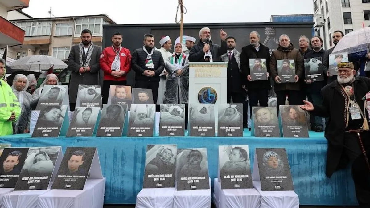 Filistindeki idam kararına İstanbul’dan idam sehpası ve bebek tabutu ile cevap Filistindeki idam kararına İstanbul’dan idam sehpası ve bebek tabutu ile cevap