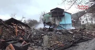 Sivas’ta çıkan yangında 4 ev alevlere teslim oldu | Video