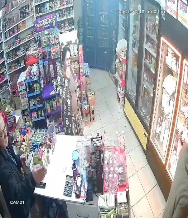 Tekel bayiden çaldı: Kaçarken dükkan sahibinin oğlunu bıçakladı!